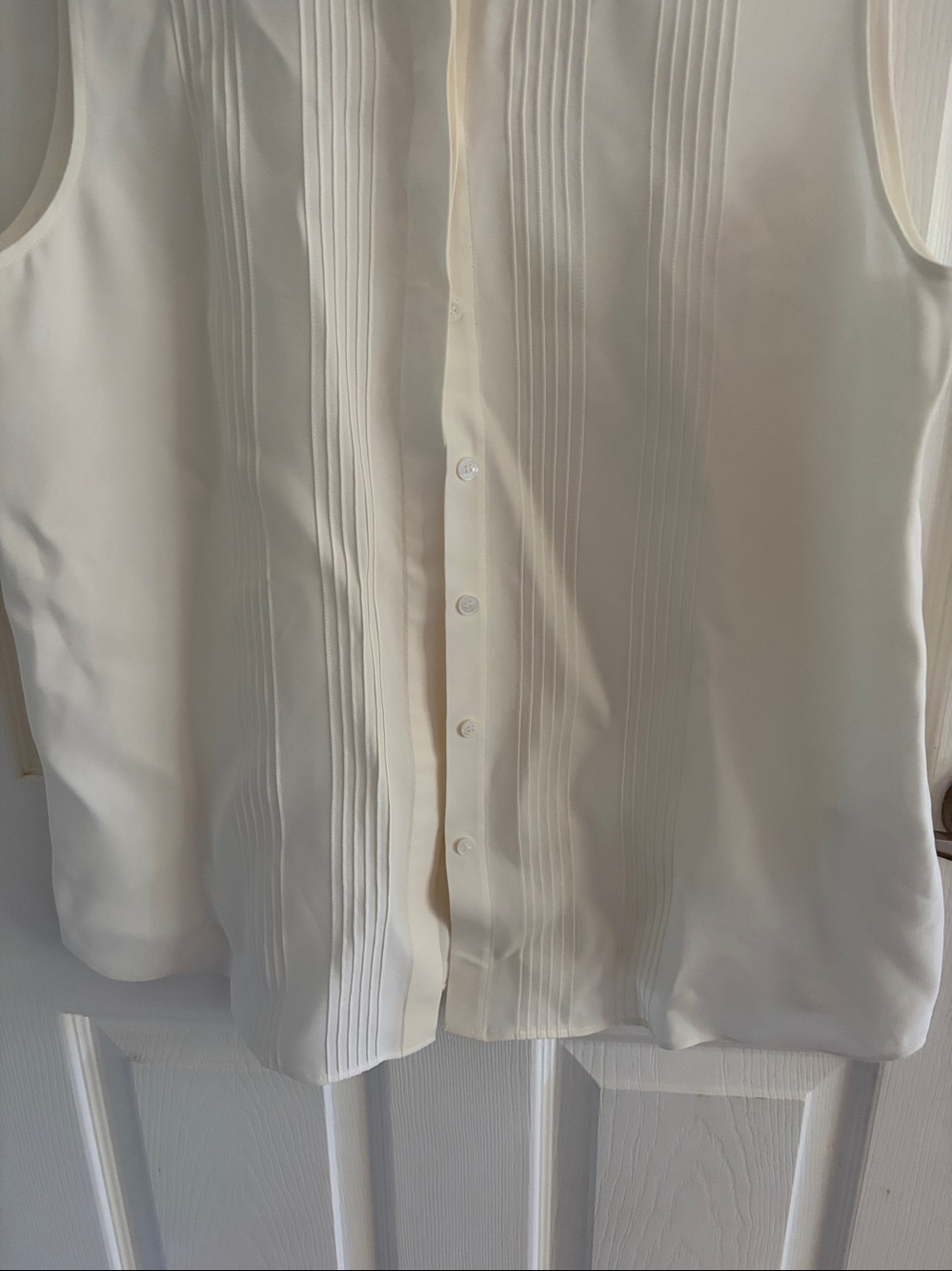 Lafayette 148 New York Women's Sleeveless Silk Button Down Blouse cream Size l - Picture 3 of 5